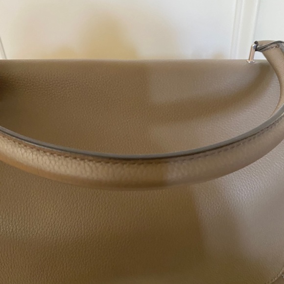 Celine large trapeze bag in taupe leather and suede - Picture 2 of 10